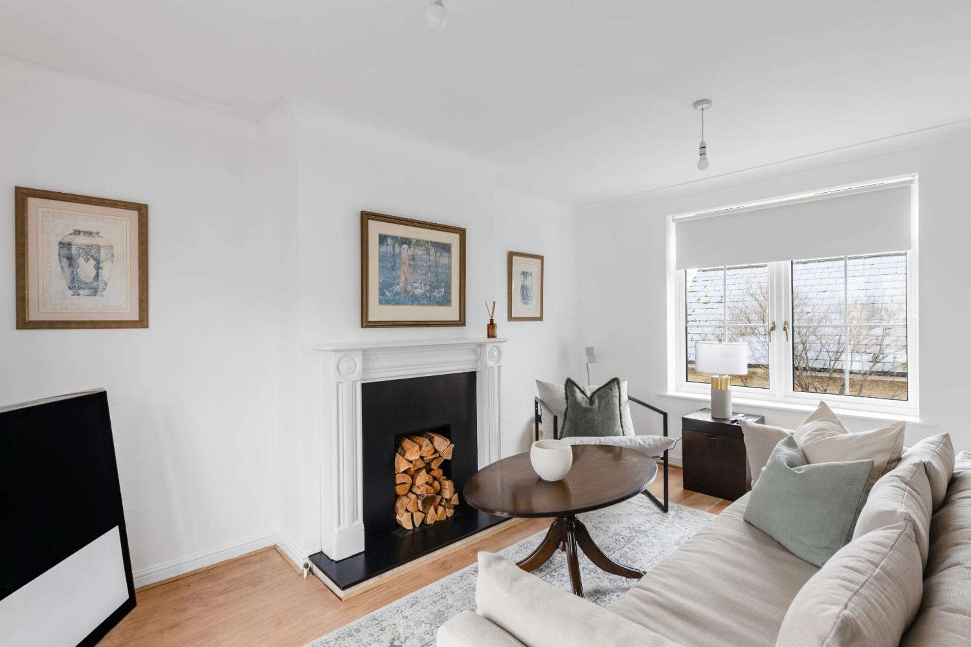 Luxurious 3 Bed House With Free Parking, Close To The Train Station & Town Braintree Bagian luar foto