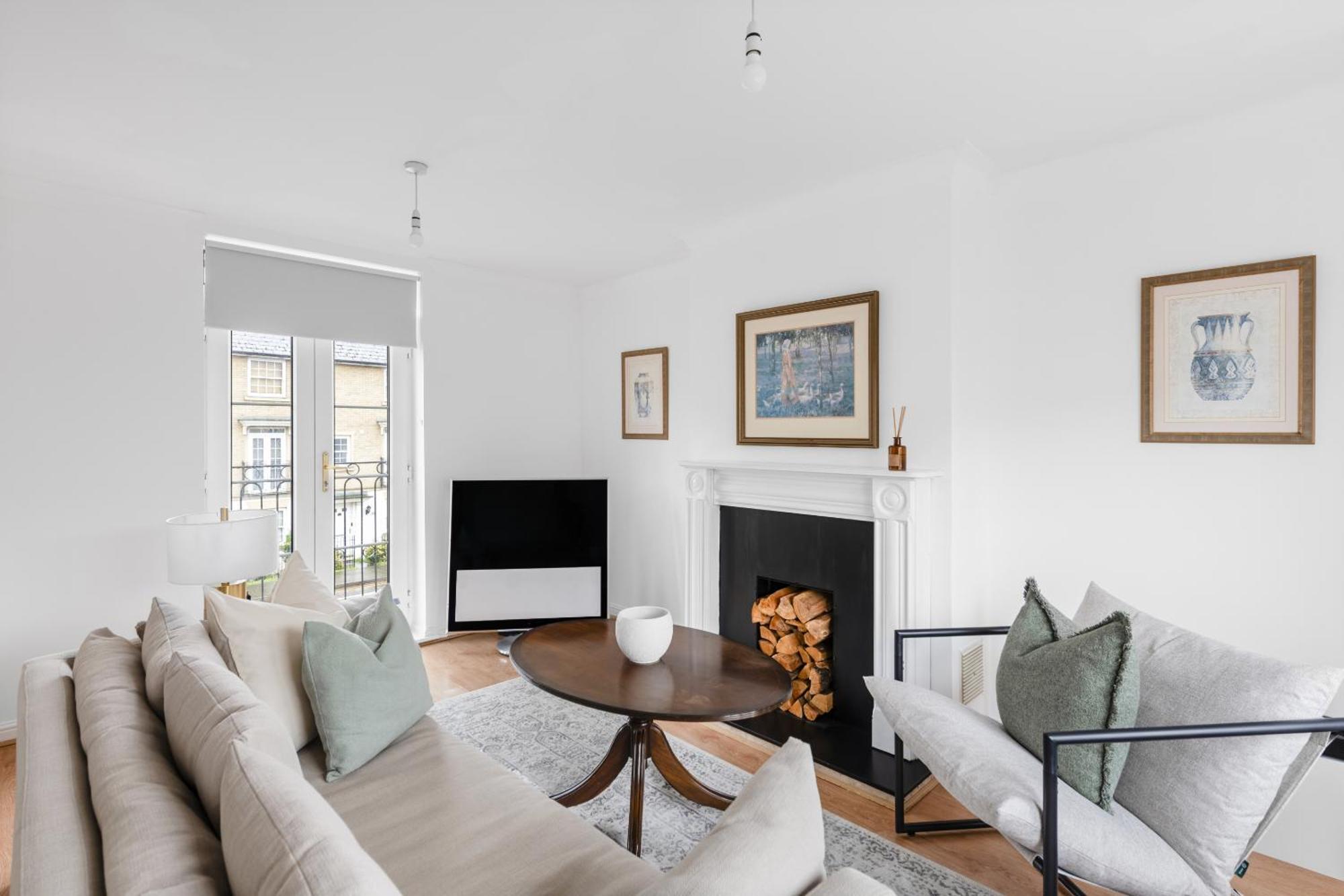 Luxurious 3 Bed House With Free Parking, Close To The Train Station & Town Braintree Bagian luar foto