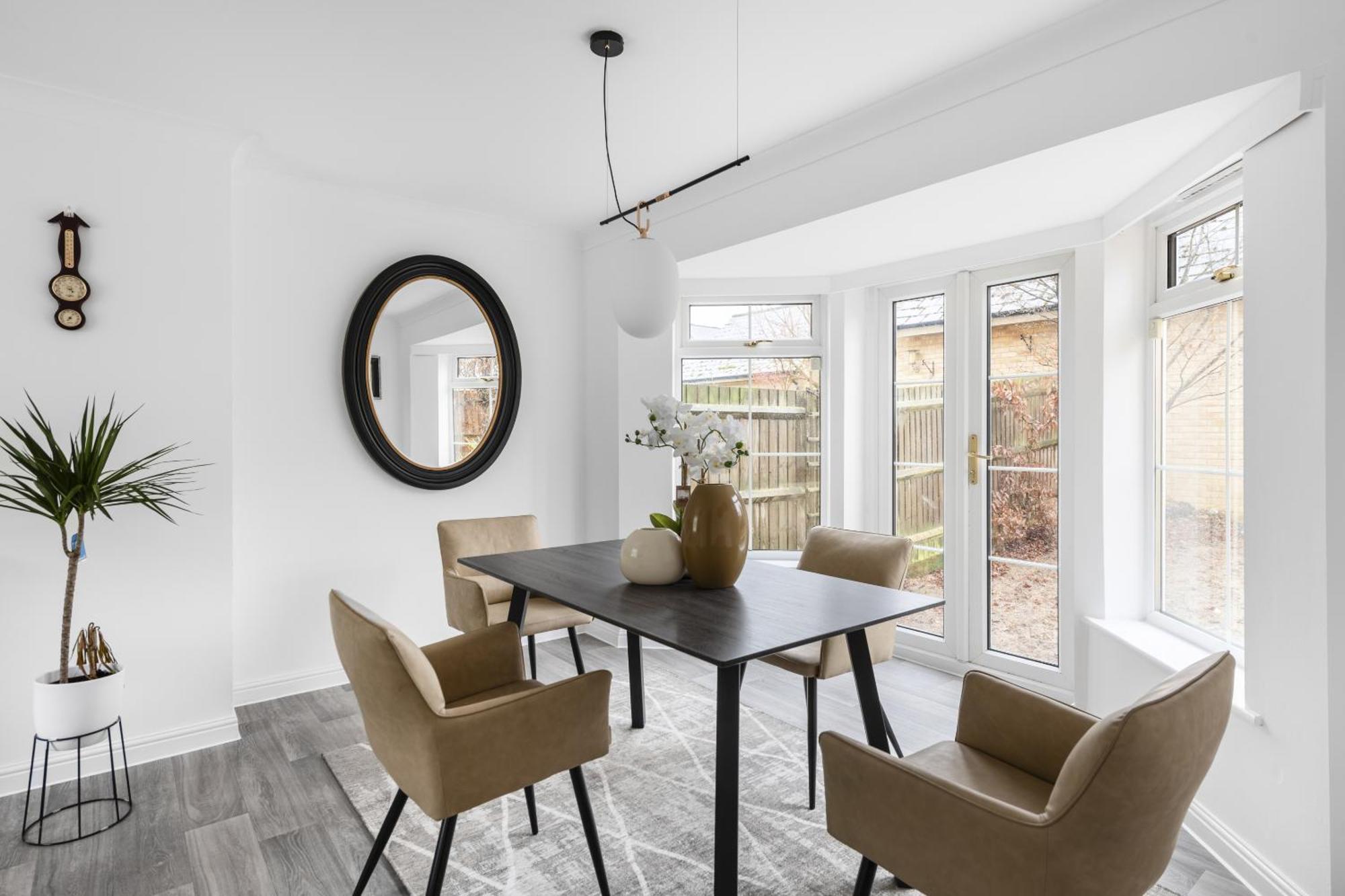 Luxurious 3 Bed House With Free Parking, Close To The Train Station & Town Braintree Bagian luar foto